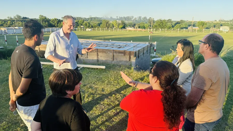 Entregaron materiales y aportes a clubes de Victoria y Gobernador Antelo