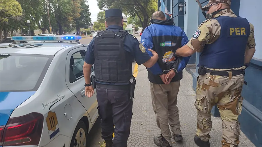 La detención se produjo en la Provincia de Buenos Aires. Se trata de una persona de Gualeguaychú que se encontraba con pedido de captura por el delito de abigeato.