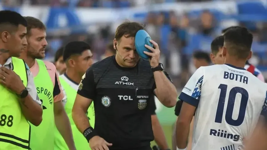 Godoy Cruz deberá pagar 50 millones de pesos por la agresión al juez de línea Godoy Cruz deberá pagar 50 millones de pesos por la agresión al juez de línea