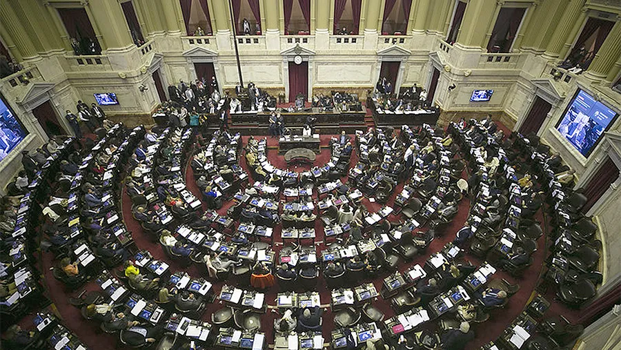 La Cámara de Diputados define si el DNU que propicia el oficialismo tendrá vigencia o no. Los votos se cuentan de a uno. La Cámara de Diputados define si el DNU que propicia el oficialismo tendrá vigencia o no. Los votos se cuentan de a uno.