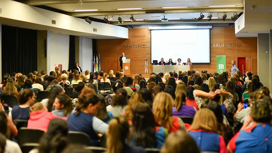 La capacitación alcanzó 7.000 docentes y 650 directivos de toda la provincia, con un enfoque especial en la evaluación y la articulación de los distintos niveles educativos.