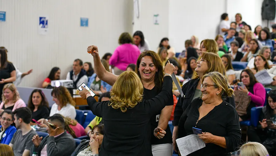 El Consejo General de Educación titularizó a 5.953 docentes en Nivel Inicial y Educación Primaria, con sus modalidades y áreas. El Consejo General de Educación titularizó a 5.953 docentes en Nivel Inicial y Educación Primaria, con sus modalidades y áreas.