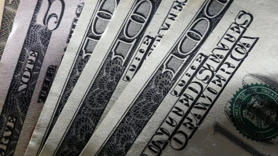 El dólar turista cayó por debajo de los $86,50