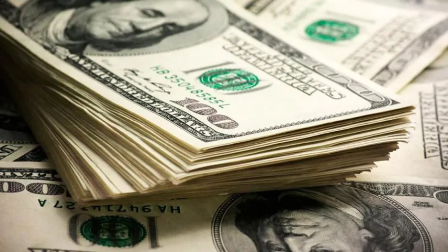El dólar blue volvió a subir, pero cerró con la primera baja semanal desde abril El dólar blue volvió a subir, pero cerró con la primera baja semanal desde abril