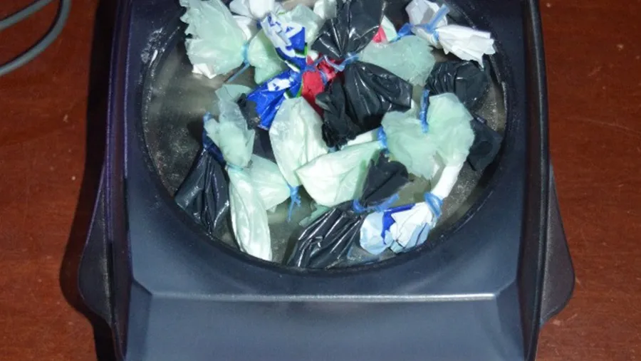 El operativo permitió secuestrar cocaína fraccionada para su venta.