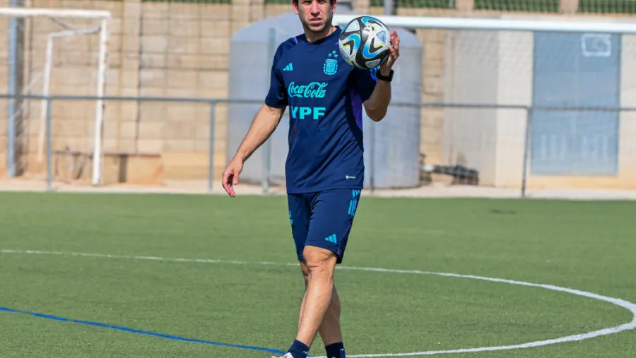 Fútbol: Diego Placente se hará cargo de la selección argentina sub 20 Fútbol: Diego Placente se hará cargo de la selección argentina sub 20