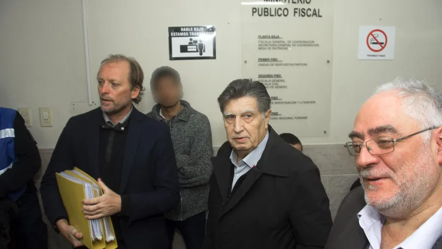 De Breuil y sus abogados