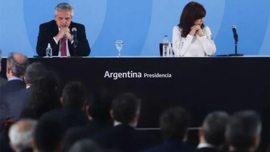 Alberto Fernández y Cristina Kirchner, en un acto en Casa Rosada.