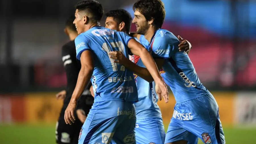 Arsenal venció a Bolívar y clasificó a los octavos de final de la Copa Sudamericana