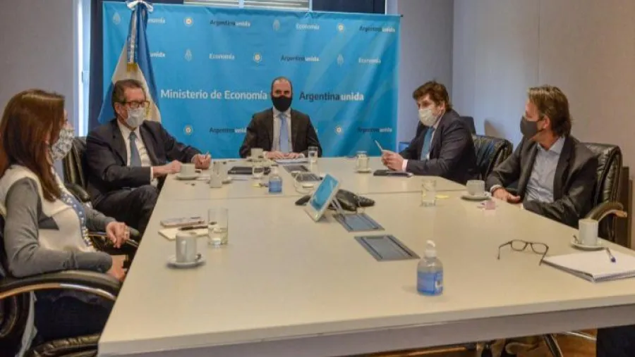 Con una reunión con el ministro de Economía, comenzó la misión del FMI en el país