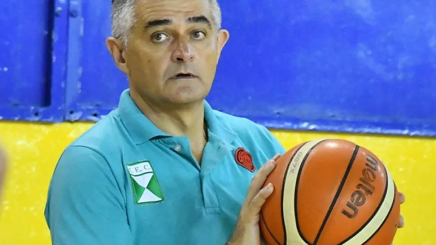 Eduardo Jápez El DT de Estudiantes de Concordia deseó que todo “vuelva a la normalidad” en la LNB