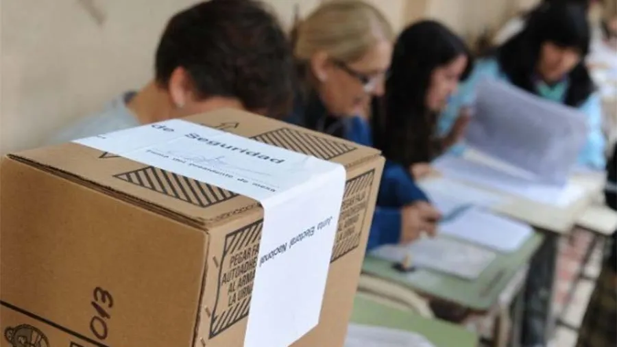 El oficialismo impulsa una reforma política. El oficialismo impulsa una reforma política.