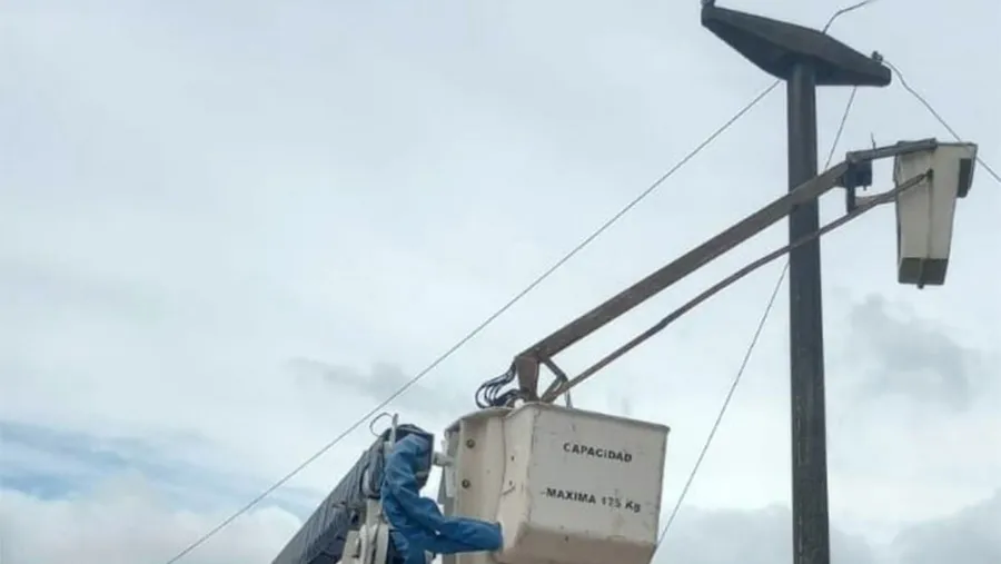 El empleado de Enersa Victoria estaba trabajando en una línea de alta tensión cuando se cayó desde una altura considerable.