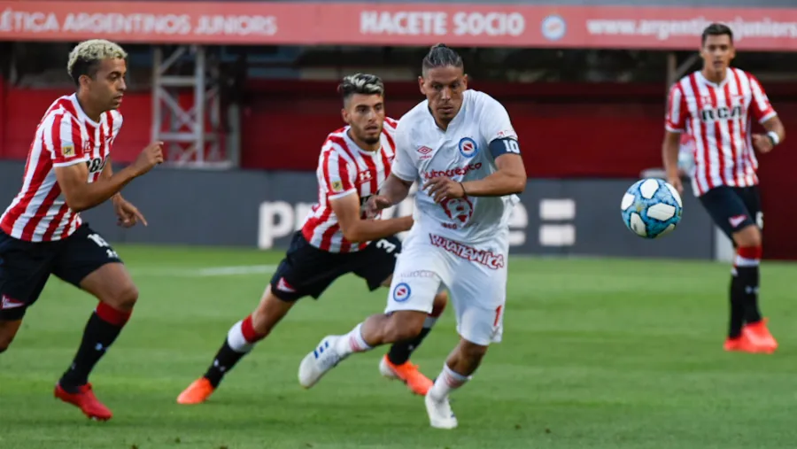 Argentinos venció a Estudiantes y sacó boleto para la Zona Campeonato
