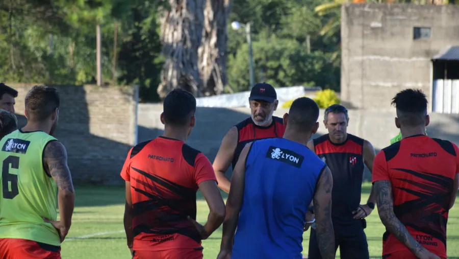 Iván Delfino Iván Delfino pasó la escoba en Patronato: no tendrá en cuenta a cinco futbolistas