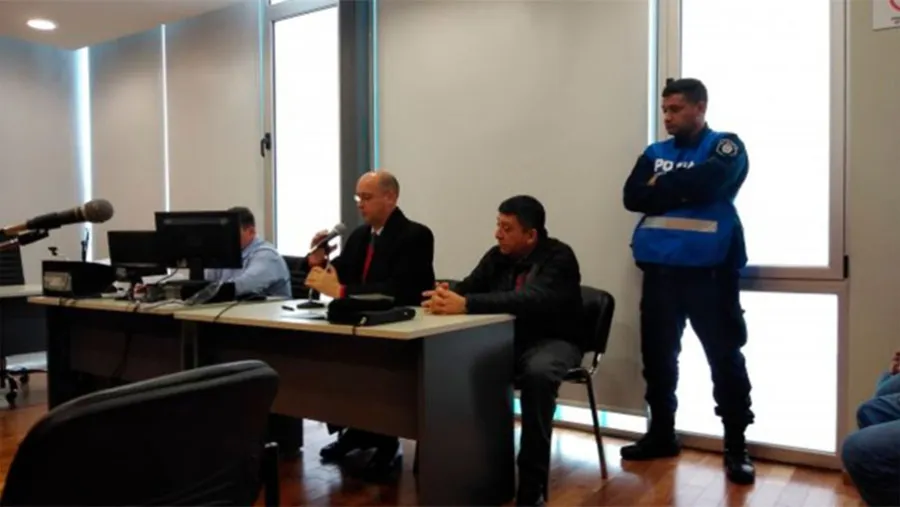 Marcelo Martínez Alarcón cumplirá los tres años de la pena por estafas en Santiago de Chile. Su cómplice está prófugo y pidieron a Perú su extradición. 