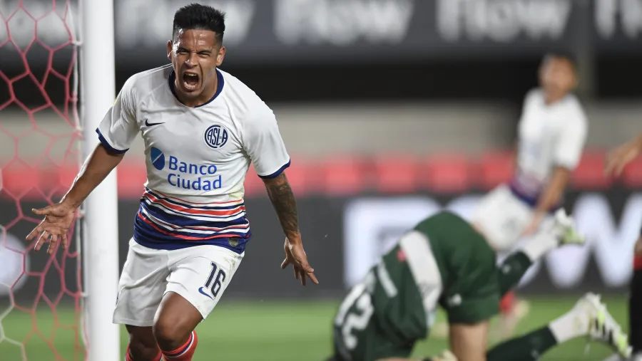 San Lorenzo enderezó el rumbo con un triunfo ante Estudiantes de La Plata San Lorenzo enderezó el rumbo con un triunfo ante Estudiantes de La Plata