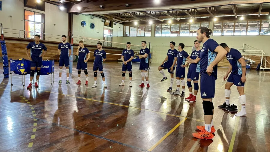 Vóley: con el paranaense Luciano Vicentín, comenzó a entrenar la selección argentina