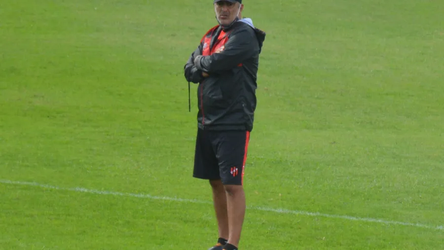 Fútbol: dos cambios y una duda tiene el DT de Patronato para recibir a Sarmiento Fútbol: dos cambios y una duda tiene el DT de Patronato para recibir a Sarmiento