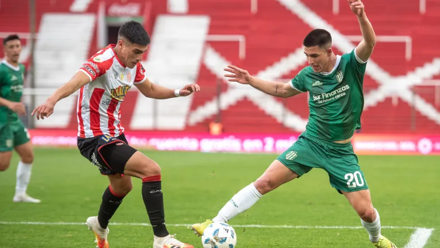 Fútbol: Barracas Central venció a Banfield y lo complicó en la tabla general Fútbol: Barracas Central venció a Banfield y lo complicó en la tabla general