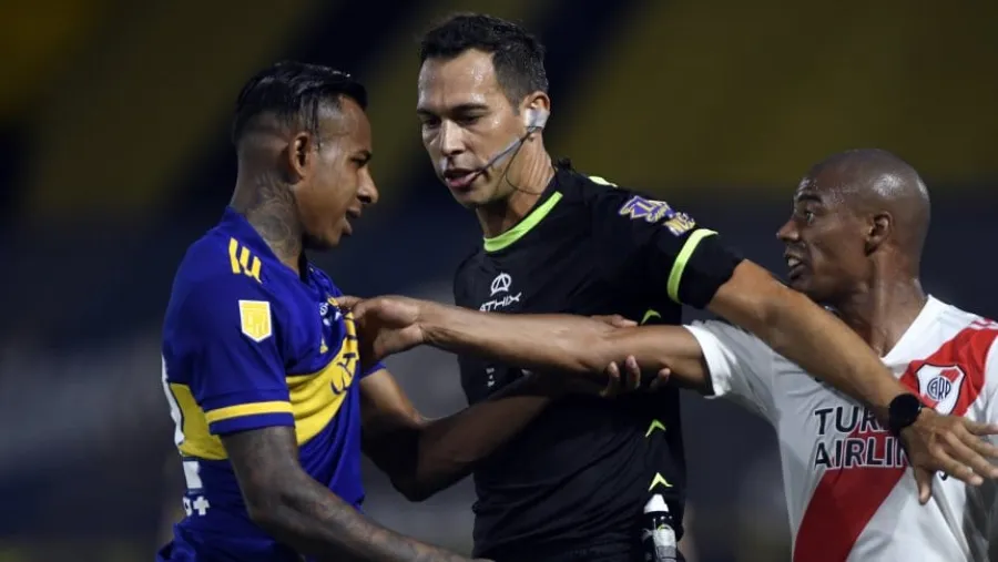 Facundo Tello dirigirá el superclásico en los cuartos de la Copa de la Liga Profesional