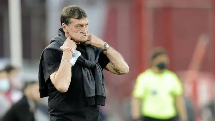 Colón de Santa Fe despidió al DT Julio Falcioni, tras la eliminación en la Libertadores