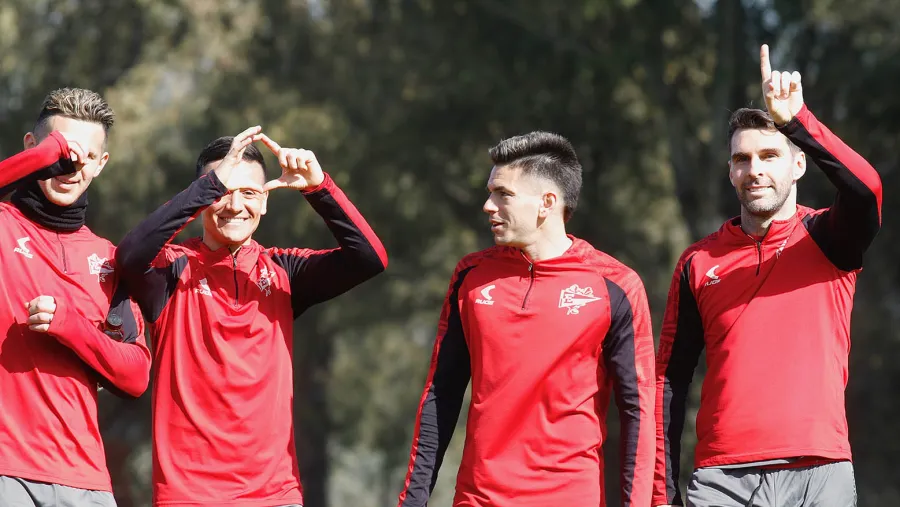 En Estudiantes de La Plata, Ricardo Zielinski prepara dos cambios para recibir a Patronato