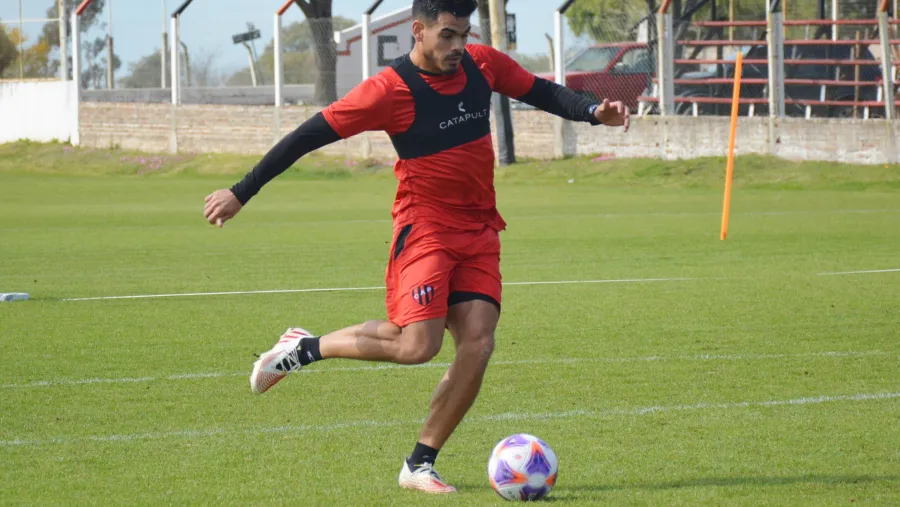 Patronato no podrá contar con Sergio Ojeda y prepara tres cambios para recibir a Unión