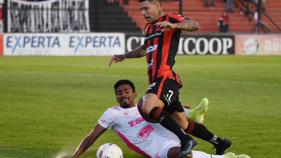 Patronato logró un agónico empate en un partido caliente y a puro gol en el Grella
