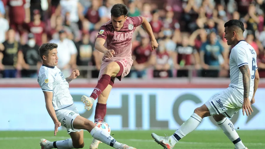 Fútbol: Talleres tenía todo para festejar, pero Lanús se lo impidió a puro gol Fútbol: Talleres tenía todo para festejar, pero Lanús se lo impidió a puro gol