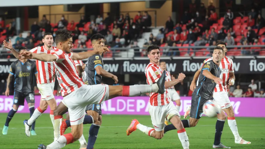 Estudiantes le empató en el final a Atlético Tucumán, el próximo rival de Patronato Estudiantes le empató en el final a Atlético Tucumán, el próximo rival de Patronato
