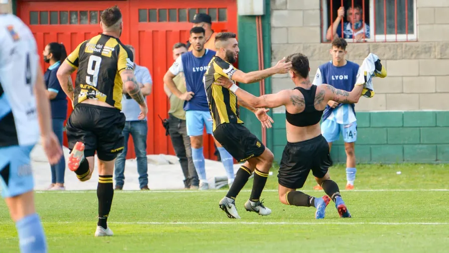 Deportivo Madryn venció a Racing de Córdoba y ascendió a la Primera Nacional