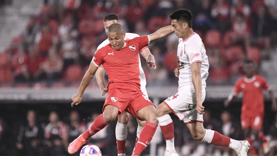 Independiente no pasó del empate ante Barracas Central en Avellaneda Independiente no pasó del empate ante Barracas Central en Avellaneda