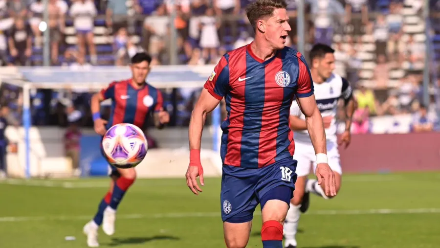 San Lorenzo ganó en el Bosque con un gol de chilena y alejó a Gimnasia de la pelea