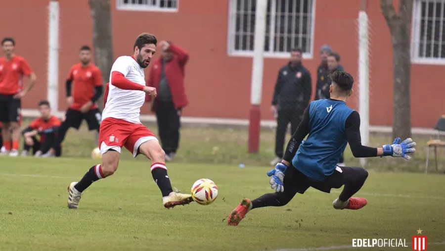 El colonense Federico González anotó un gol para el triunfo de Estudiantes en un amistoso