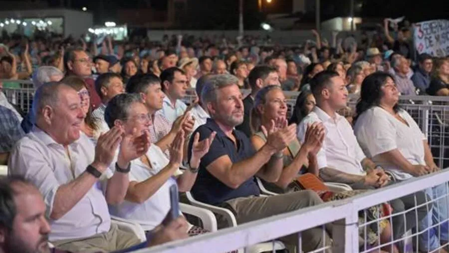 El gobernador Rogelio Frigerio participó de la Fiesta Nacional del Chamamé en Federal. 