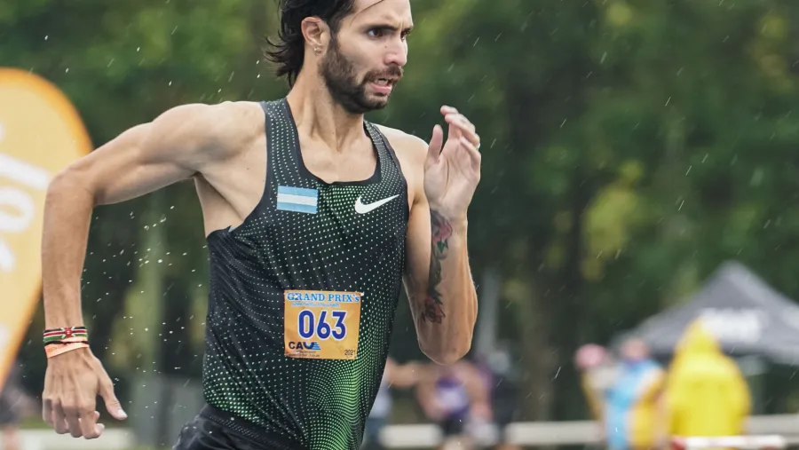 Federico Bruno triunfó en los 1500 metros del Grand Prix Sudamericano de Montevideo