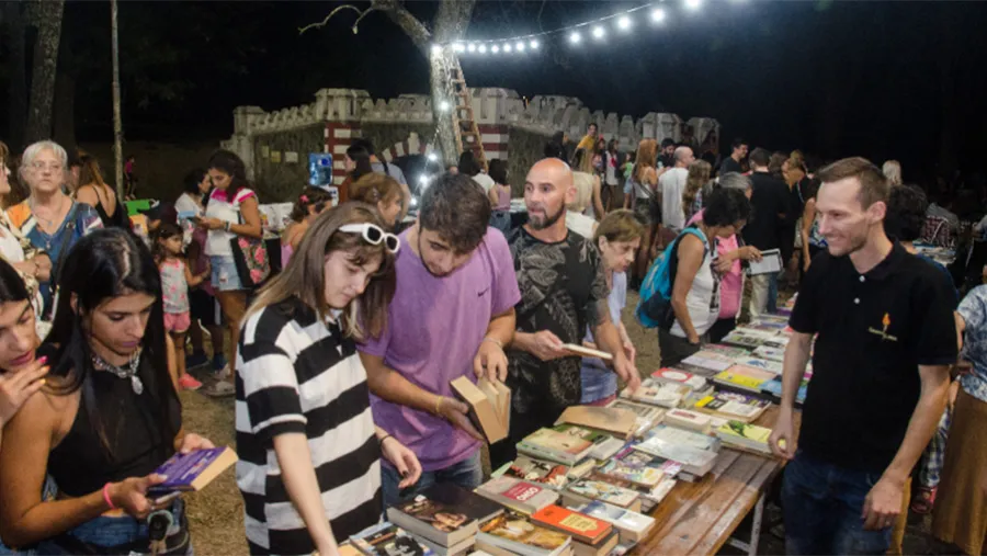 El viernes el eje estuvo orientado a la fotografía, la literatura, el teatro y la música. El viernes el eje estuvo orientado a la fotografía, la literatura, el teatro y la música.