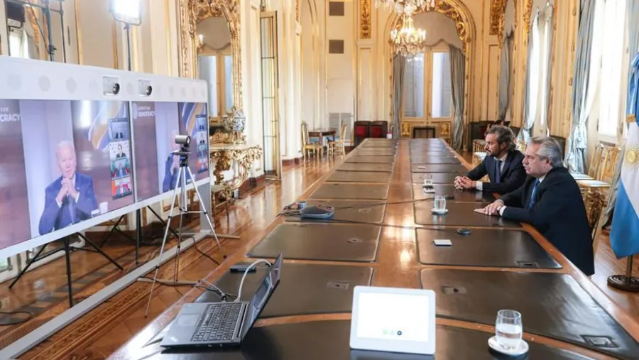 “Lo que ha hecho la OEA en Bolivia debe ser investigado”, dijo Fernández ante Biden