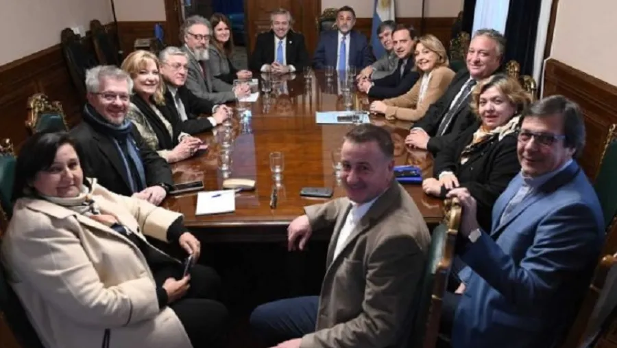 Fernández con senadores