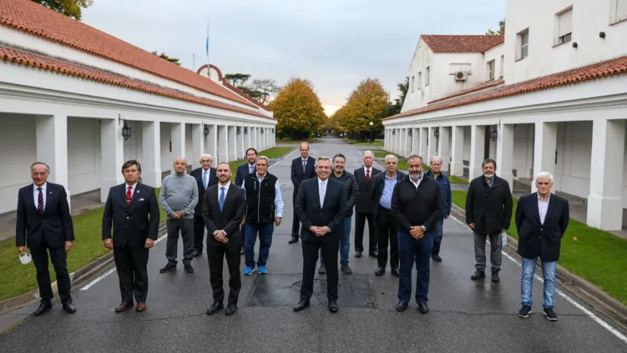 Fernández con gremialistas y empresarios