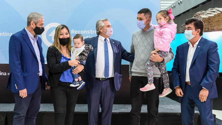 Alberto Fernández convenio por viviendas