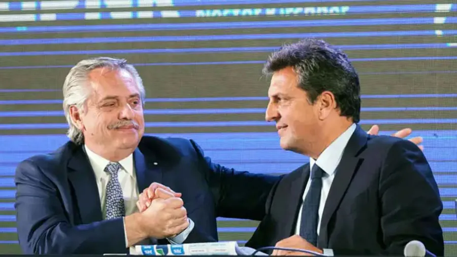 Dupla. El Presidente, Alberto Fernández, depositó en el hoy ministro Sergio Massa la misión de encorsetar la suba de precios que, hasta el momento nadie pudo domar.