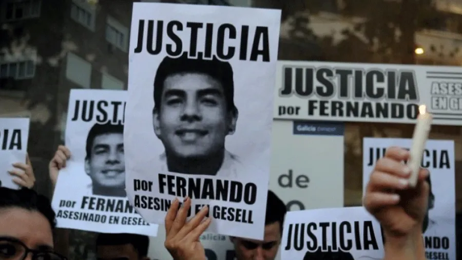 Asesinato y marcha