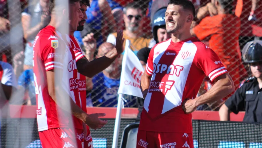 Unión goleó en Santa Fe a Atlético Tucumán con un inspirado Juan Manuel García