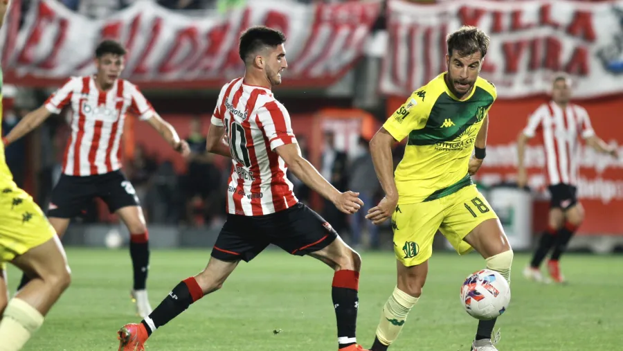 Aldosivi sorprendió a Estudiantes y creció en el promedio con un triunfo importante