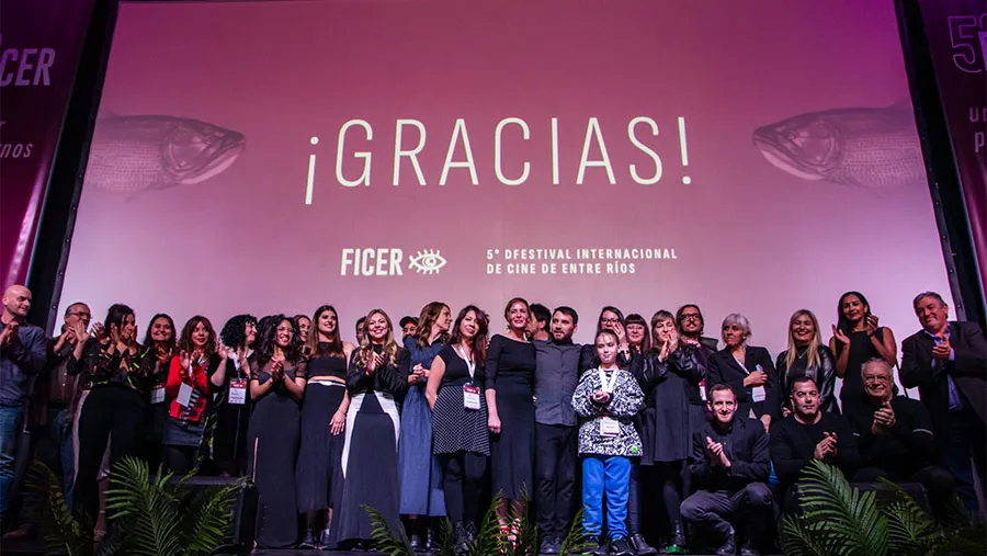 Con un gran acompañamiento de público, finalizó el 5° Festival Internacional de Cine de Entre Ríos. Con un gran acompañamiento de público, finalizó el 5° Festival Internacional de Cine de Entre Ríos.