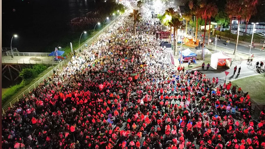 Más de 60 mil personas disfrutaron de la 34ª la Fiesta Nacional del Mate en Paraná. Más de 60 mil personas disfrutaron de la 34ª la Fiesta Nacional del Mate en Paraná.