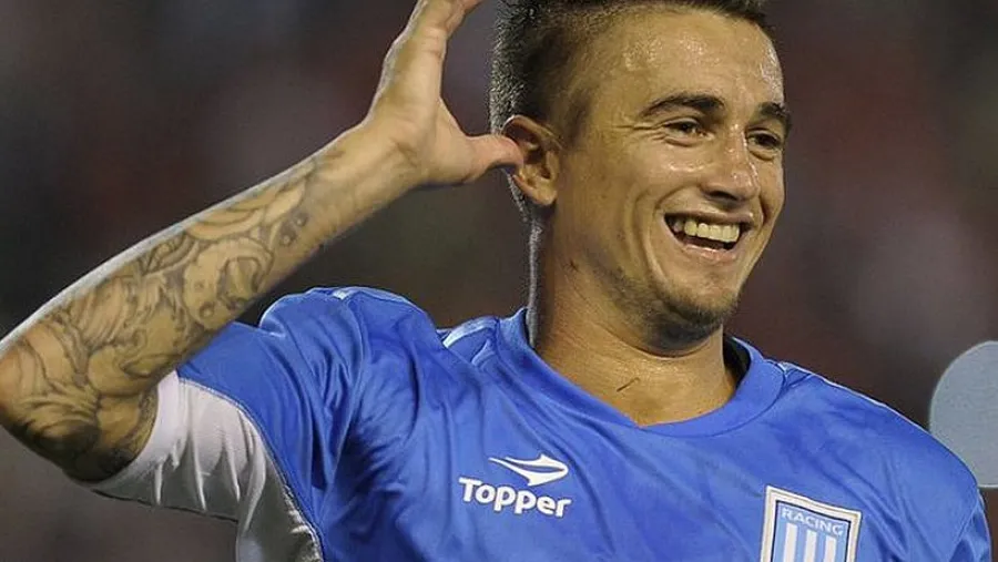 Racing analiza rescindir contratos y entre ellos figura el del eliense “Tito” Noir