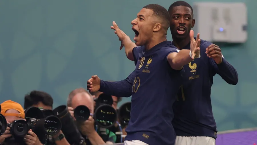 Con una goleada inapelable, Francia comenzó la defensa de la Copa del Mundo